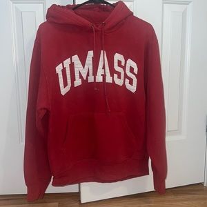 UMASS SWEATSHIRT